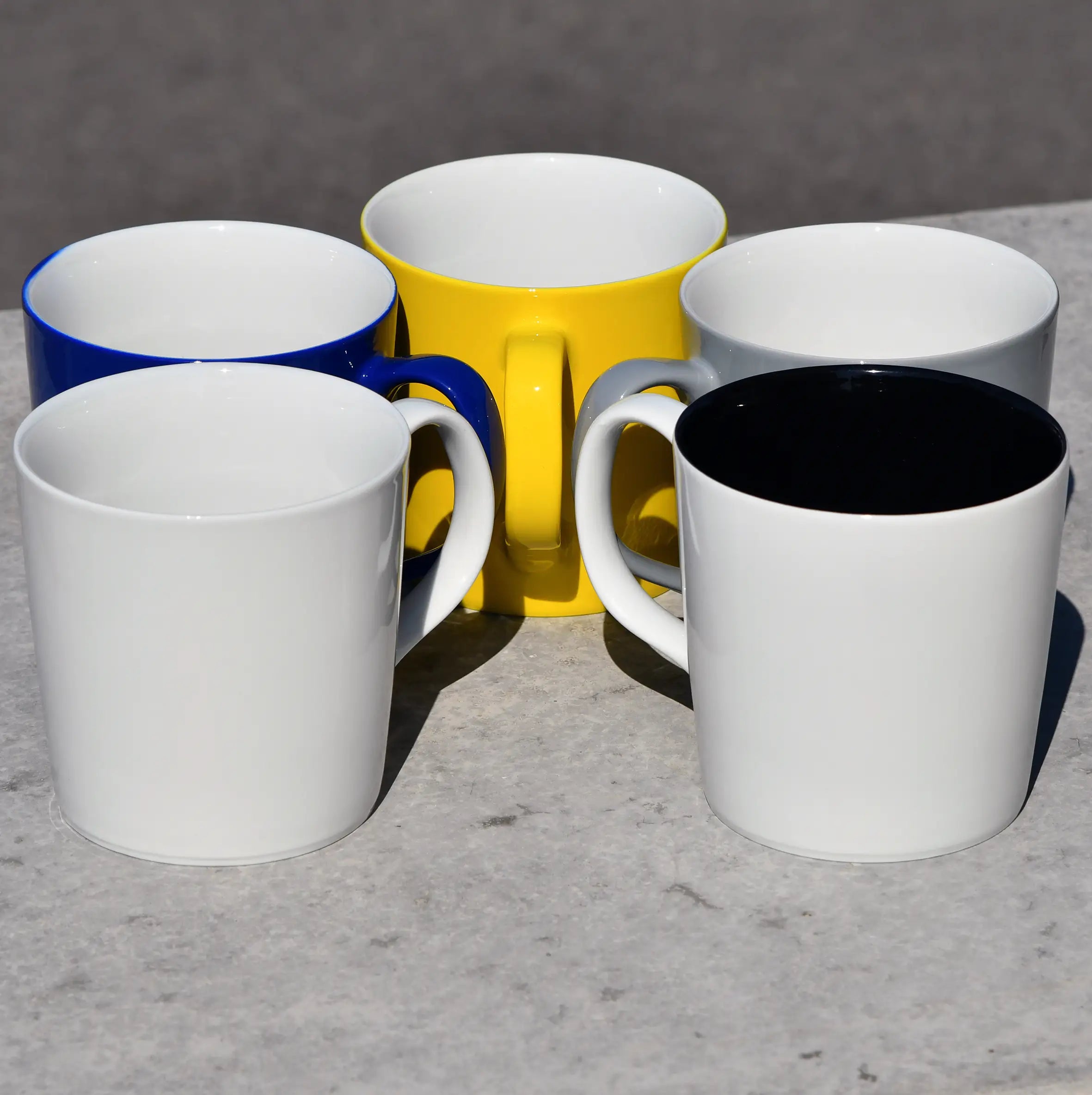Kaffeepotts aus Porzellan in weiß, grau, blau und gelb 500 ml - Mahlwerck