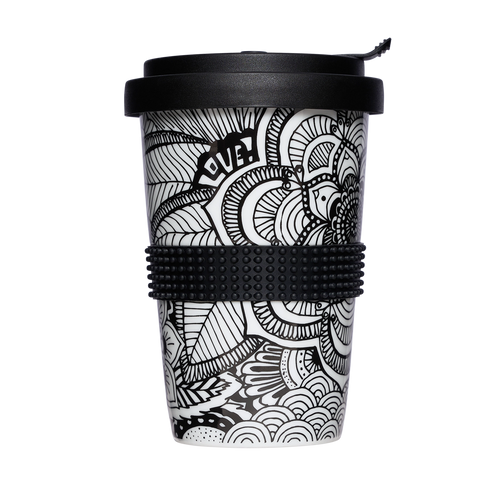 nachhaltige kaffee-tasse mit boho-motiv in schwarz-weiss 400ml